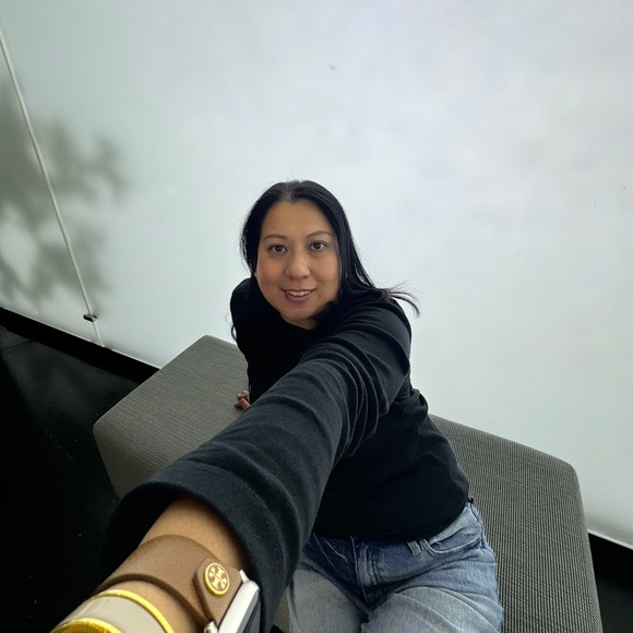 Meet your Posher, Riza - Picture 1 of 1